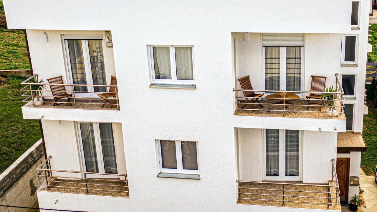Apartman Aqua Подстрана Екстер'єр фото